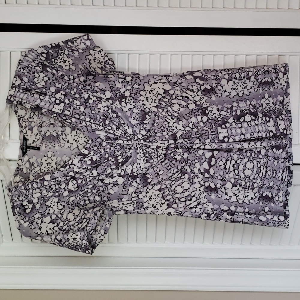 Daisy Fuentes knot front top